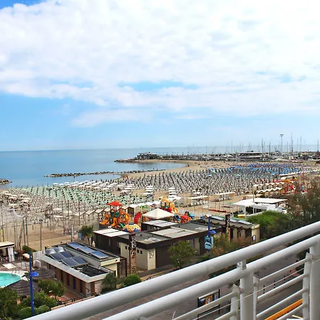 Lungomare ホテル
