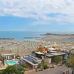 Lungomare Hotel 3*