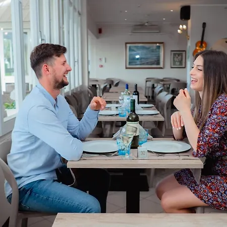 Hotel Lungomare Cattolica