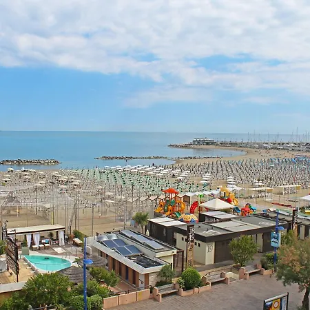 Lungomare Szálloda 3*