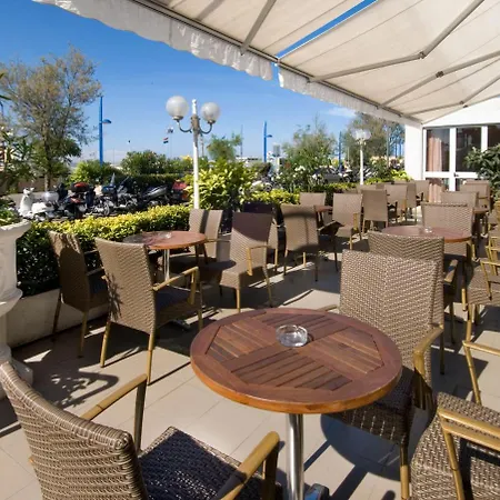 Lungomare 酒店 3*