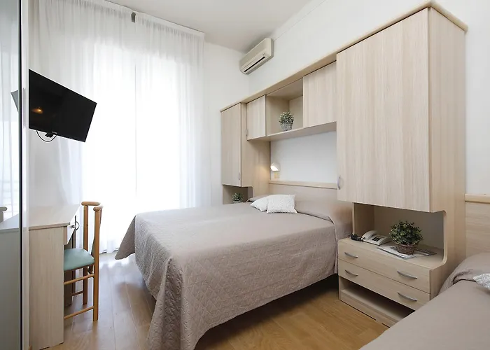 Lungomare فندق كاتوليكا