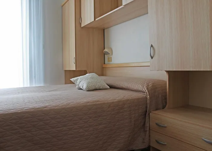 Lungomare 酒店 卡托利卡